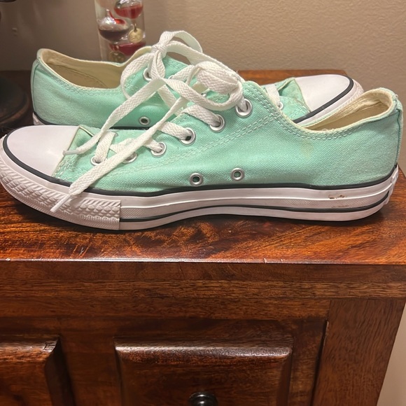 Converse Chuck All Star Tennis Shoes in Mint, Size 6, EUC - Picture 10 of 13